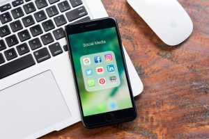 Erstes Smartphone zu Weihnachten? – eco Verband der Internetwirtschaft e.V. gibt Tipps für Eltern zum sicheren Einstieg in Social Media